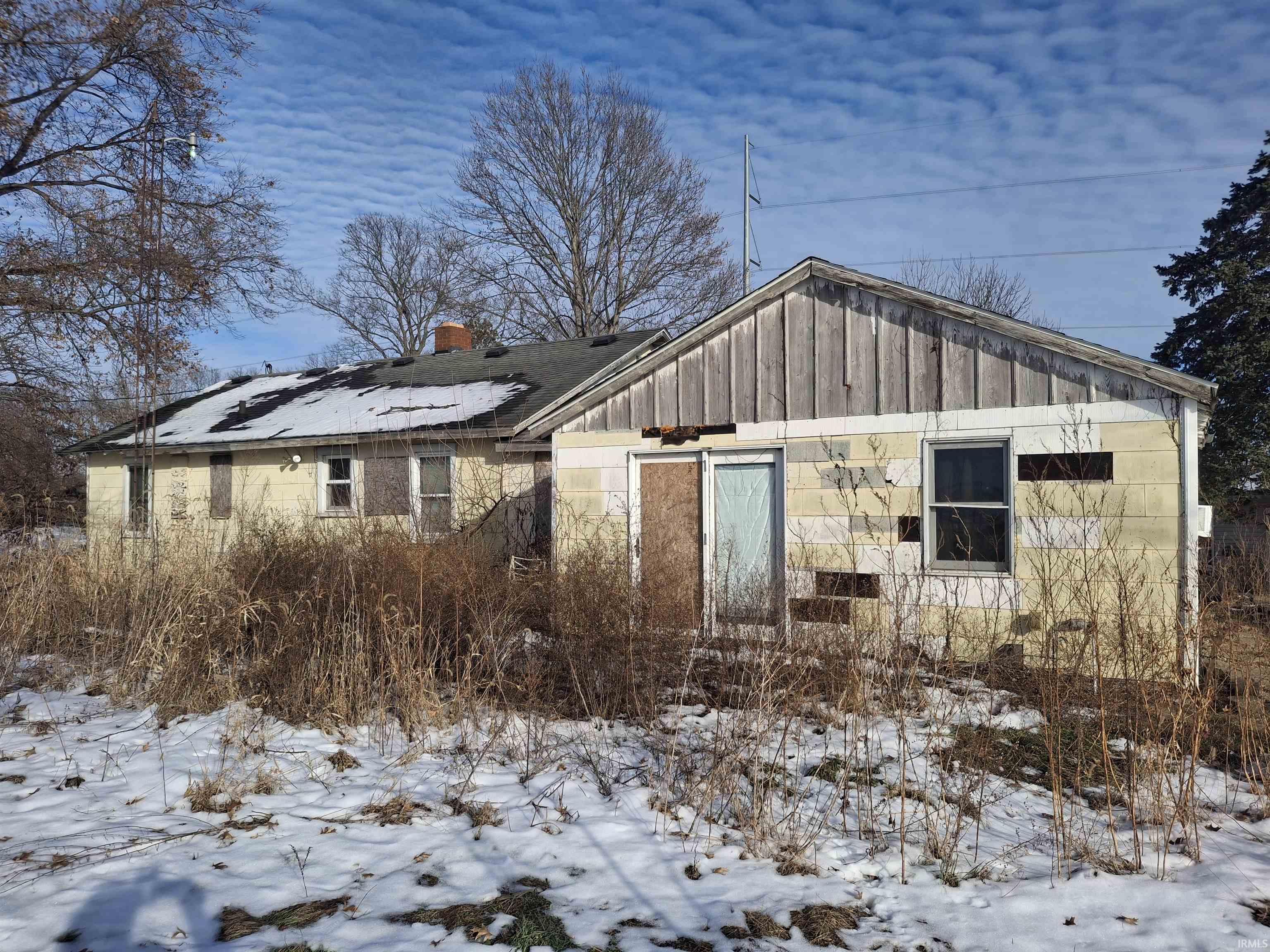 9015 Highway 63 Perrysville, IN 47974 - Photo 4 of 36