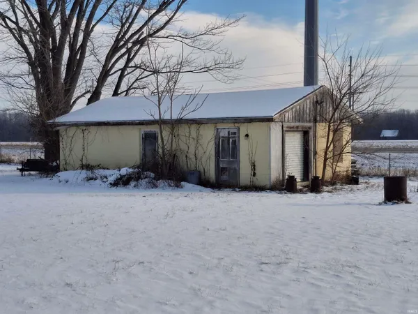 $140,000 | 9015 Highway 63, Perrysville, IN 47974