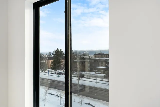 $875,000 | 3731 London Road, Duluth, MN 55804