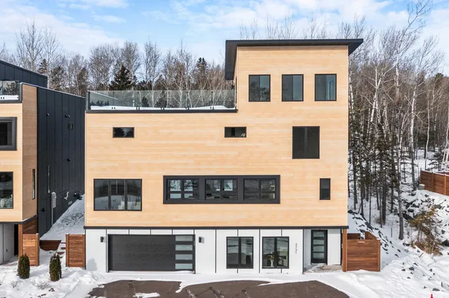 $875,000 | 3731 London Road, Duluth, MN 55804