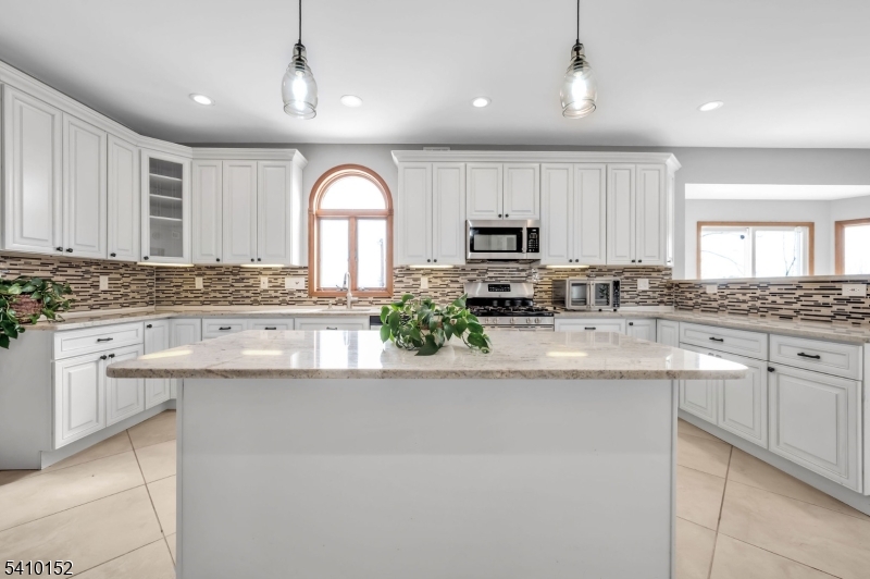 10 Red Robin Way Flemington, NJ 08822 - Photo 11 of 31