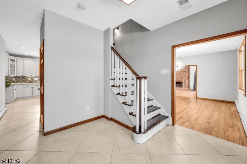 10 Red Robin Way Flemington, NJ 08822 - Photo 5 of 31