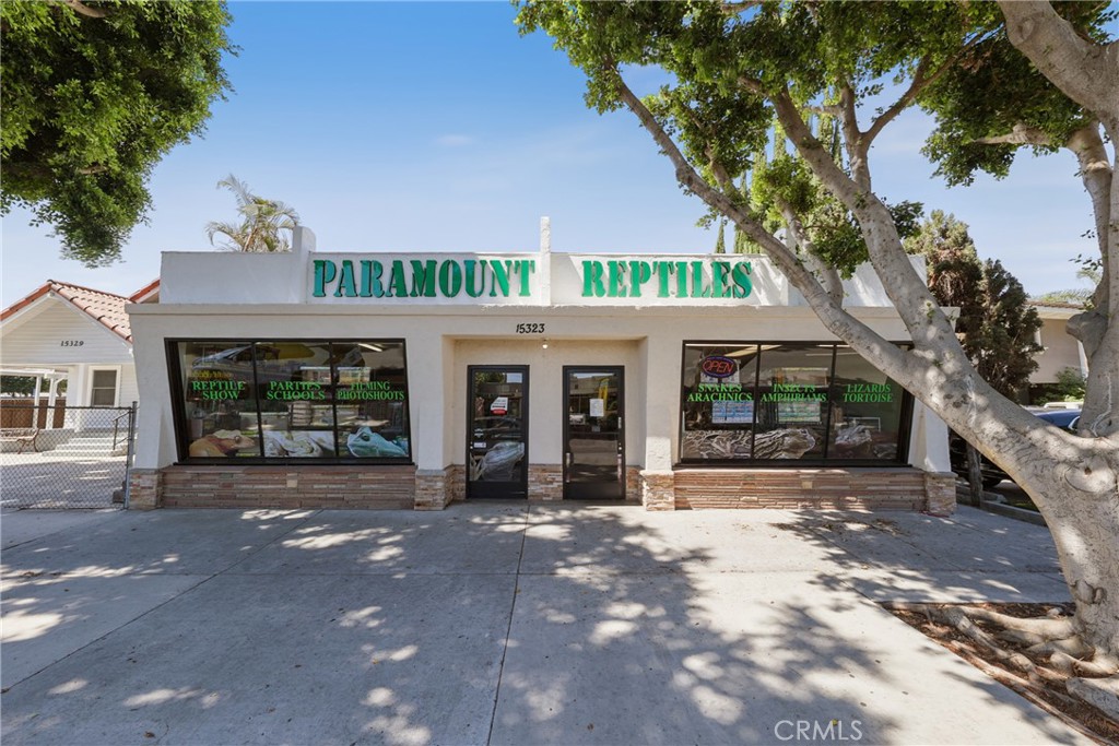 15323 Paramount Boulevard Paramount, CA 90723 - Photo 3 of 72 15323 Paramount Blvd: Pet Store