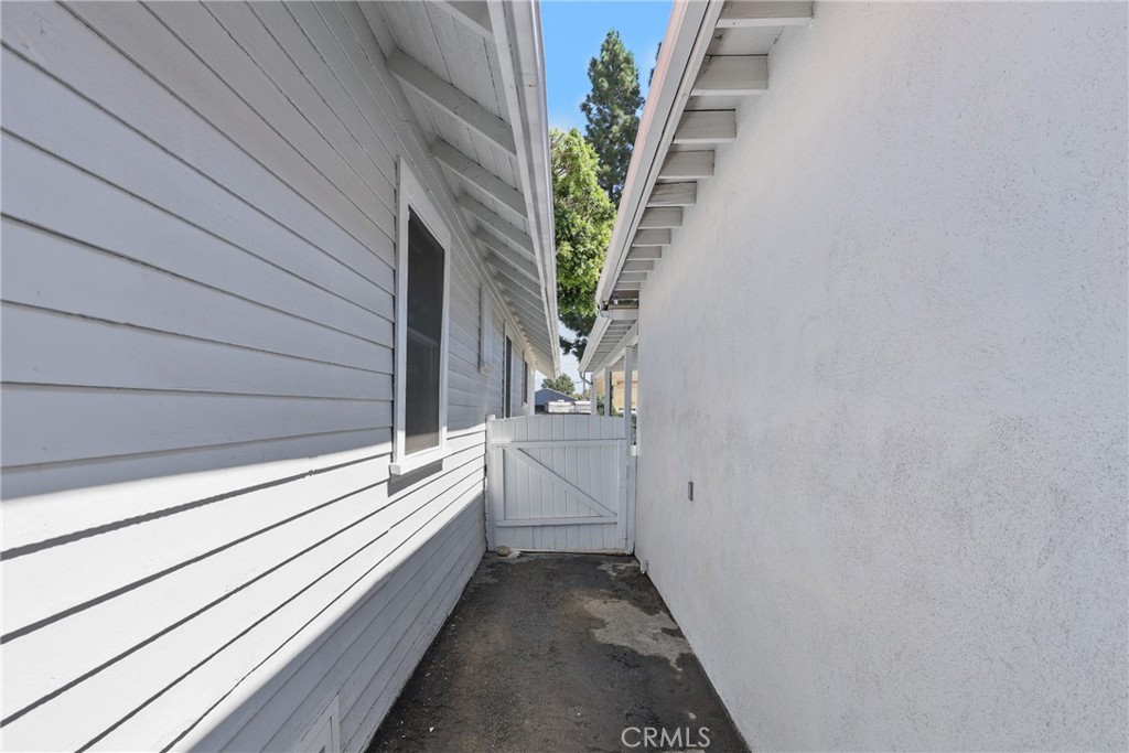 15323 Paramount Boulevard Paramount, CA 90723 - Photo 36 of 72 15329 Paramount Blvd: Home / Side Yard