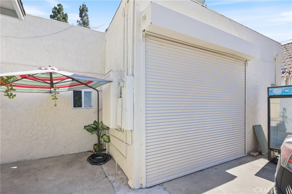 15323 Paramount Boulevard Paramount, CA 90723 - Photo 41 of 72 15323 Paramount Blvd: Pet Store / Rear