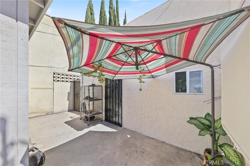 15323 Paramount Boulevard Paramount, CA 90723 - Photo 42 of 72 15323 Paramount Blvd: Pet Store / Rear