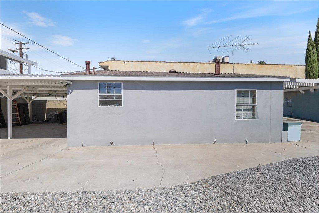 15323 Paramount Boulevard Paramount, CA 90723 - Photo 45 of 72 15323 1/2 Paramount Blvd: 1 BR/1 BA Lower Unit