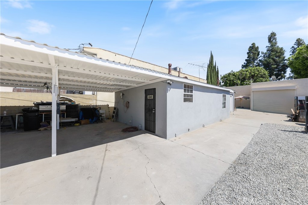 15323 Paramount Boulevard Paramount, CA 90723 - Photo 46 of 72 15323 1/2 Paramount Blvd: 1 BR/1 BA Lower Unit