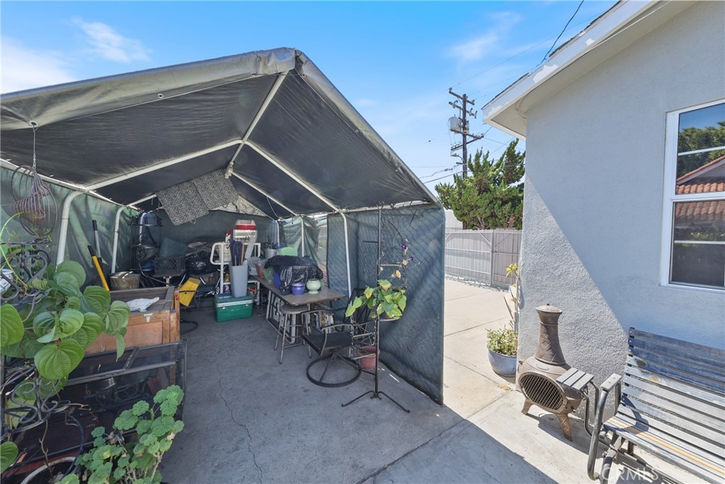 15323 Paramount Boulevard Paramount, CA 90723 - Photo 56 of 72 15329 1/2 Paramount Blvd: 1 BR/1 BA Unit behind home / Yard