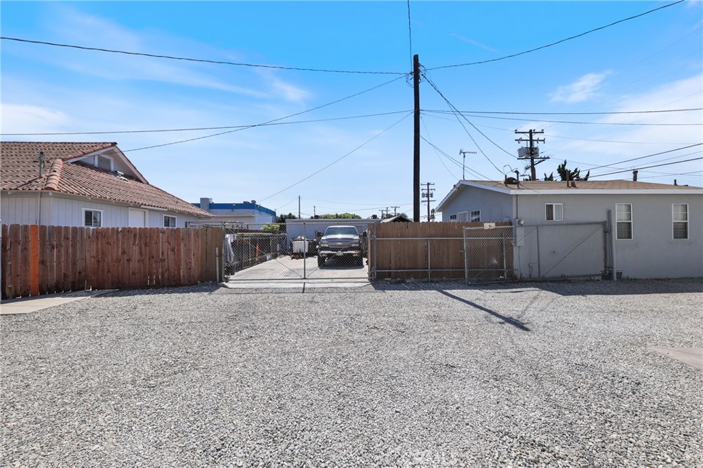 15323 Paramount Boulevard Paramount, CA 90723 - Photo 62 of 72 Additional storage area
