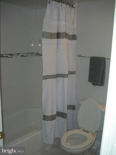 2525 North Capitol Street Northeast Washington, DC 20002 - Photo 3 of 14 Bath