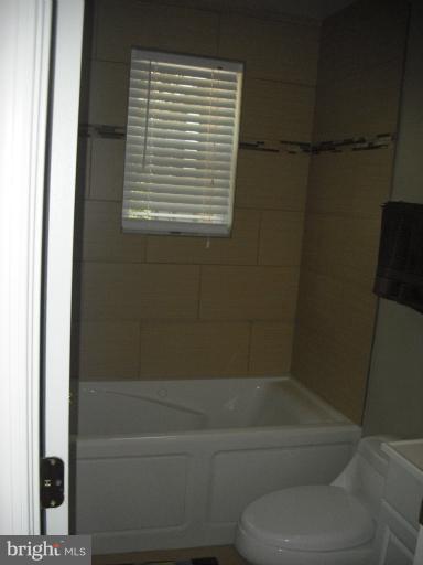 2525 North Capitol Street Northeast Washington, DC 20002 - Photo 4 of 14 Bath