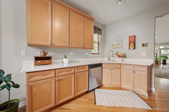 $410,000 | 332 Wolcott Lane, Batavia, IL 60510