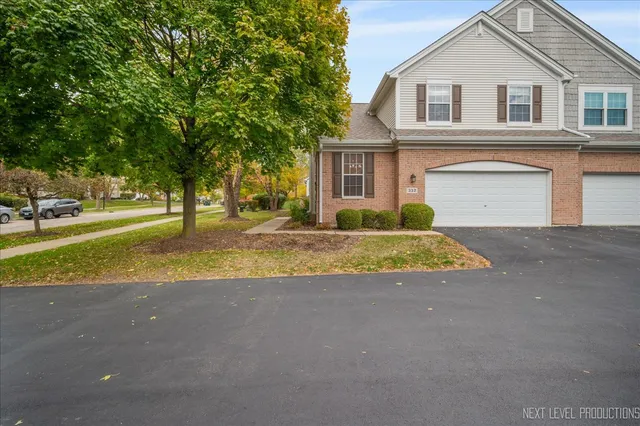 $410,000 | 332 Wolcott Lane, Batavia, IL 60510