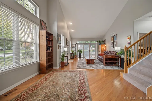 $410,000 | 332 Wolcott Lane, Batavia, IL 60510