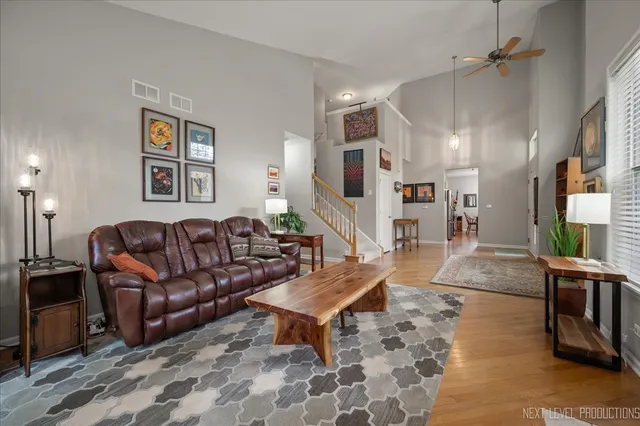 $410,000 | 332 Wolcott Lane, Batavia, IL 60510