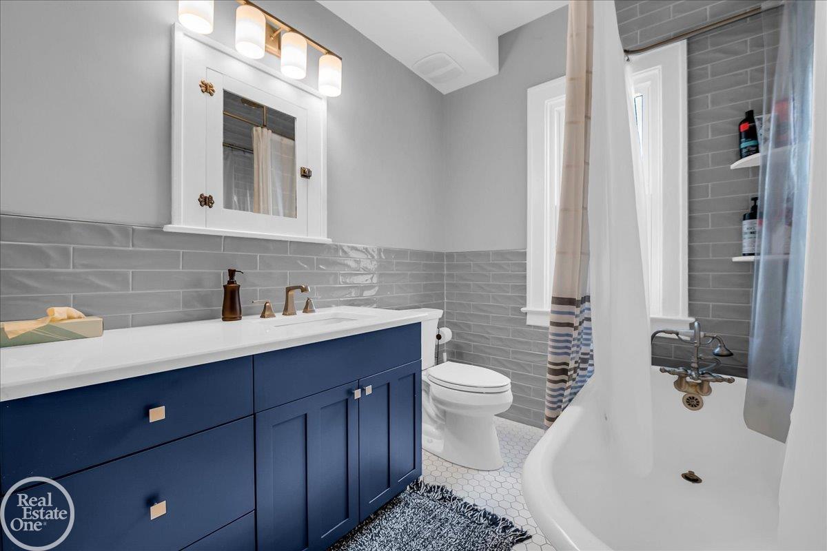 1357 Nottingham Road Grosse Pointe Park, MI 48230 - Photo 21 of 38