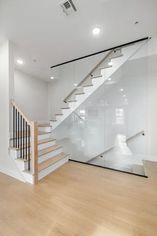 $1,250,000 | 192 Cambridge Avenue, Unit 4, Jersey City, NJ 07307