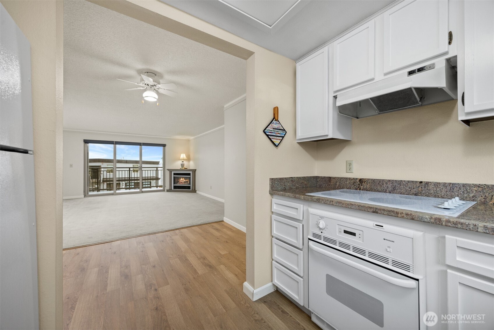 700 11th Street, Unit C1 Bellingham, WA 98225 - Photo 12 of 35
