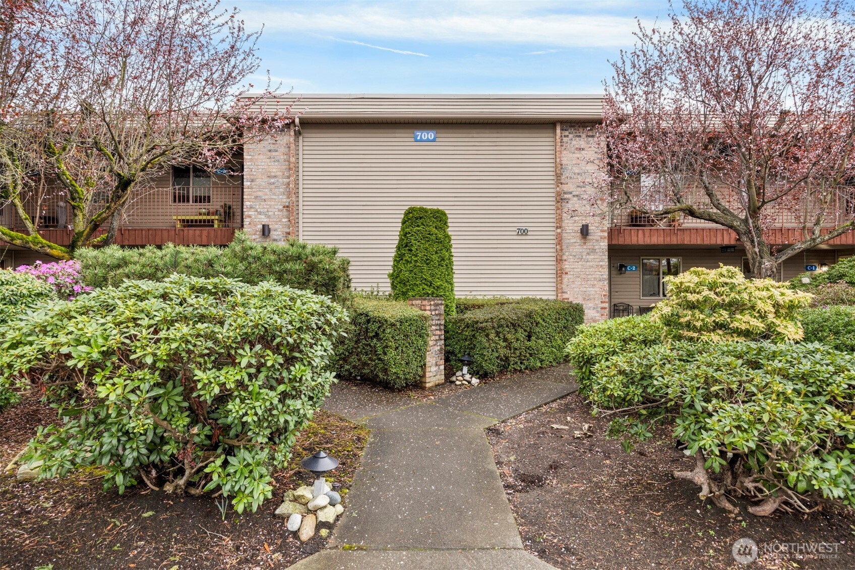 700 11th Street, Unit C1 Bellingham, WA 98225 - Photo 3 of 35