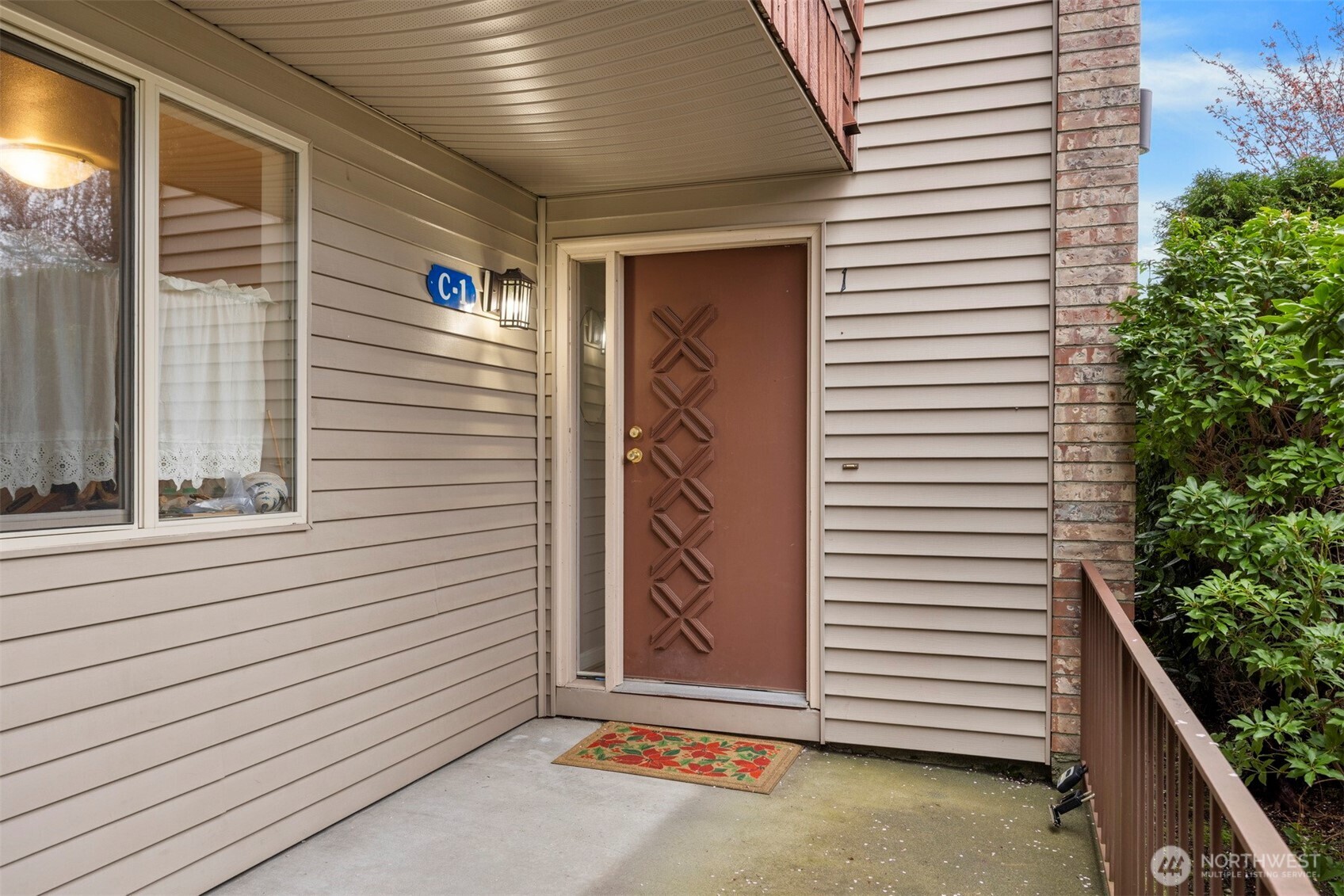 700 11th Street, Unit C1 Bellingham, WA 98225 - Photo 4 of 35