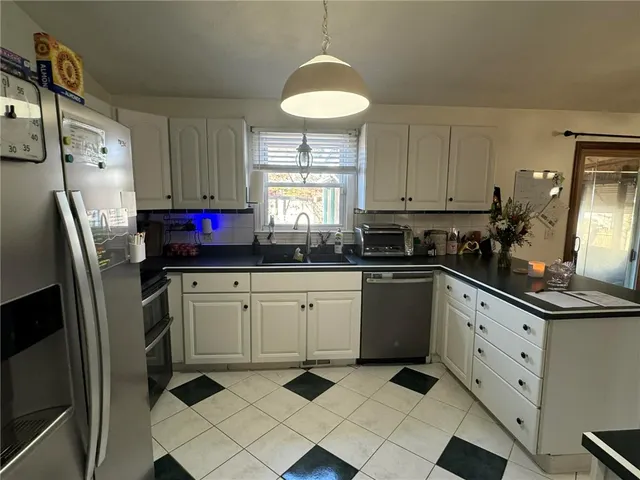 $499,000 | 7 Adams Drive, Coventry, RI 02816