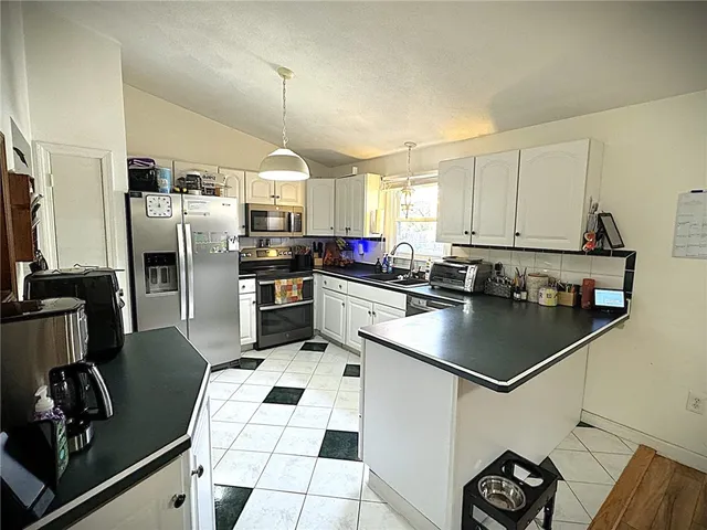 $488,000 | 7 Adams Drive, Coventry, RI 02816