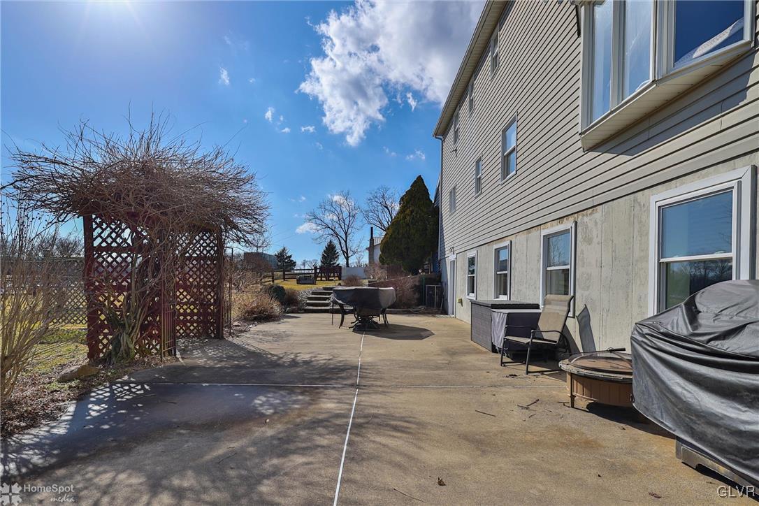 8953 North Loop Road Slatington, PA 18080 - Photo 10 of 50 Gallery Image 10