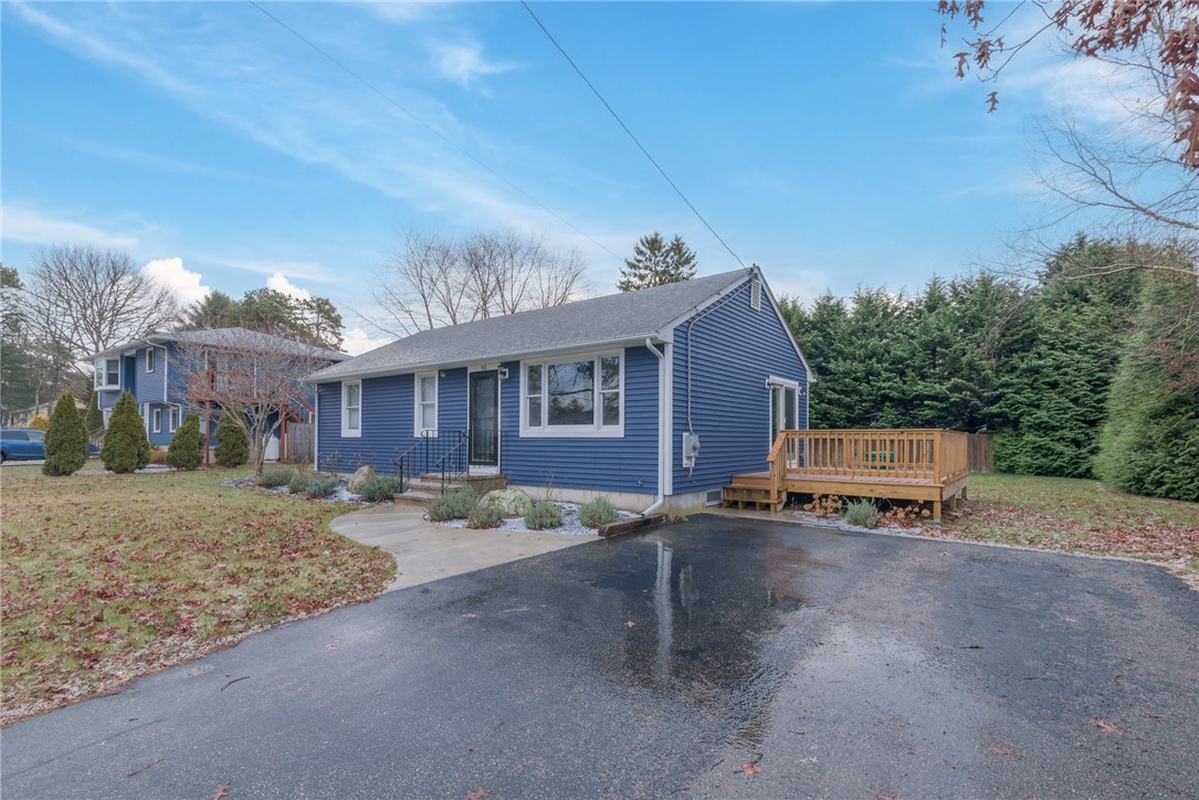 93 Hemlock Road South Kingstown, RI 02879 - Photo 3 of 21 Gallery Image 3