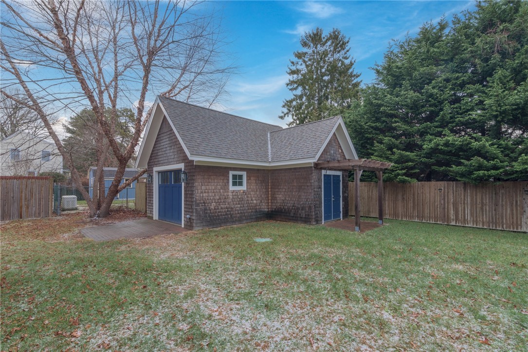 93 Hemlock Road South Kingstown, RI 02879 - Photo 4 of 21 Gallery Image 4