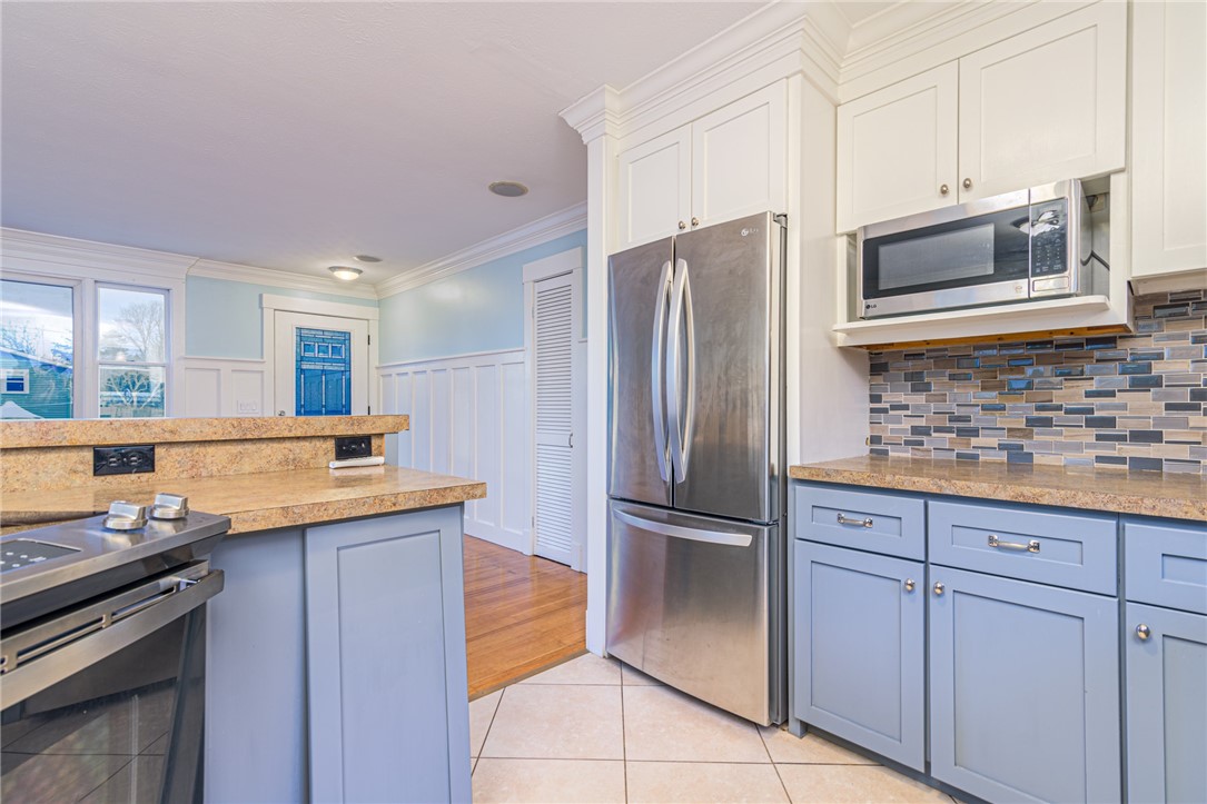 93 Hemlock Road South Kingstown, RI 02879 - Photo 6 of 21 Gallery Image 6