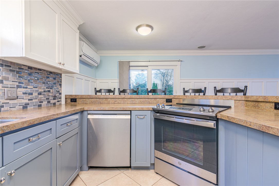 93 Hemlock Road South Kingstown, RI 02879 - Photo 7 of 21 Gallery Image 7