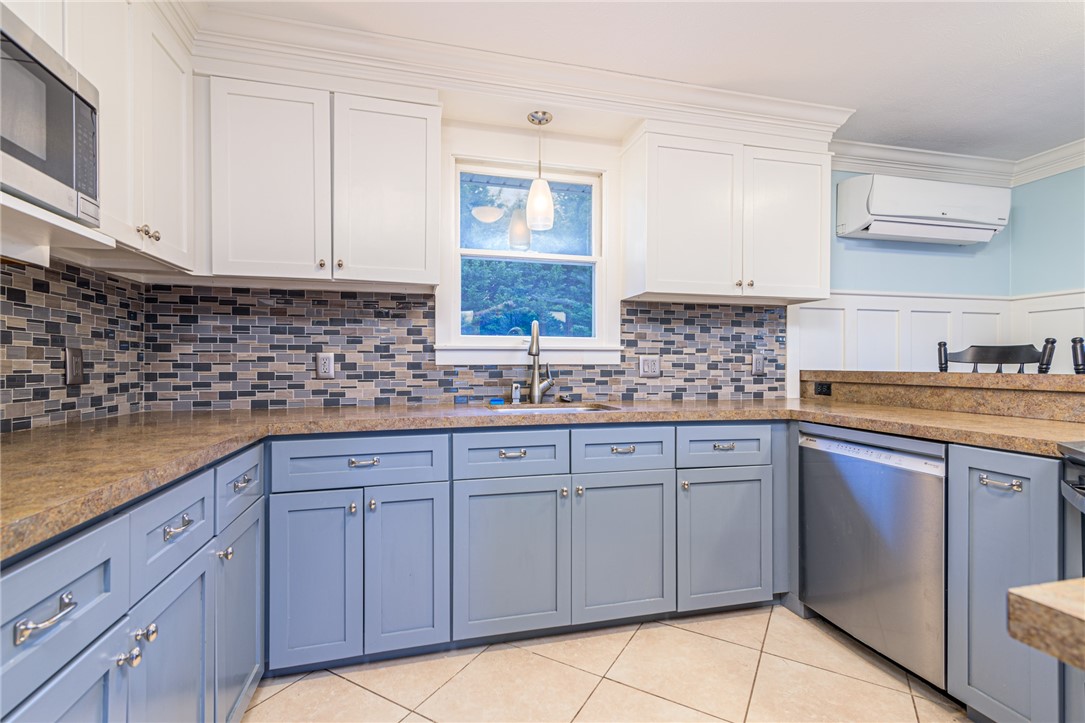 93 Hemlock Road South Kingstown, RI 02879 - Photo 8 of 21 Gallery Image 8