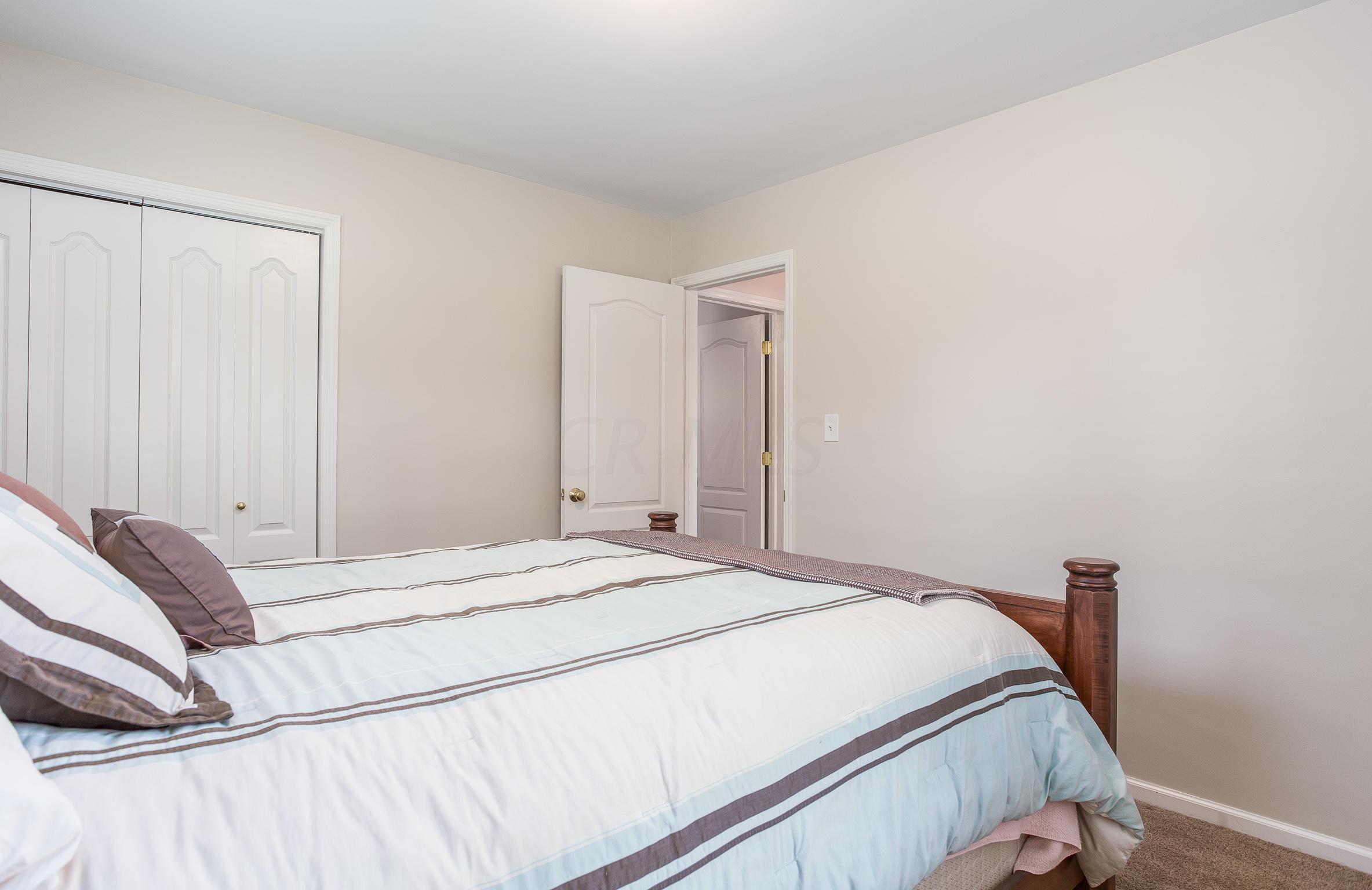 3577 Redding Road Columbus, OH 43221 - Photo 11 of 23