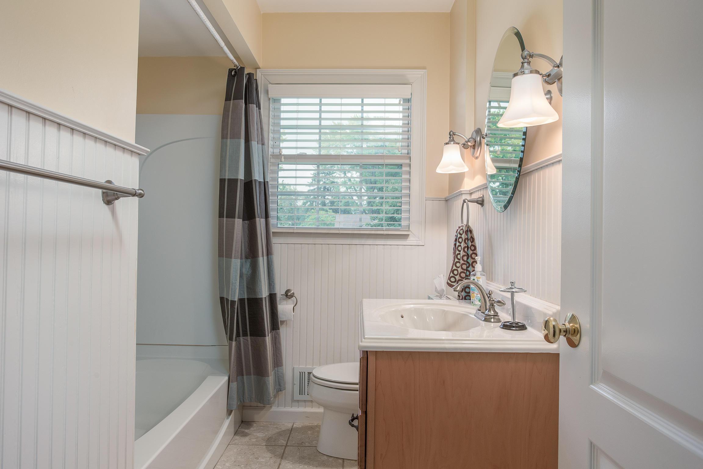 3577 Redding Road Columbus, OH 43221 - Photo 12 of 23