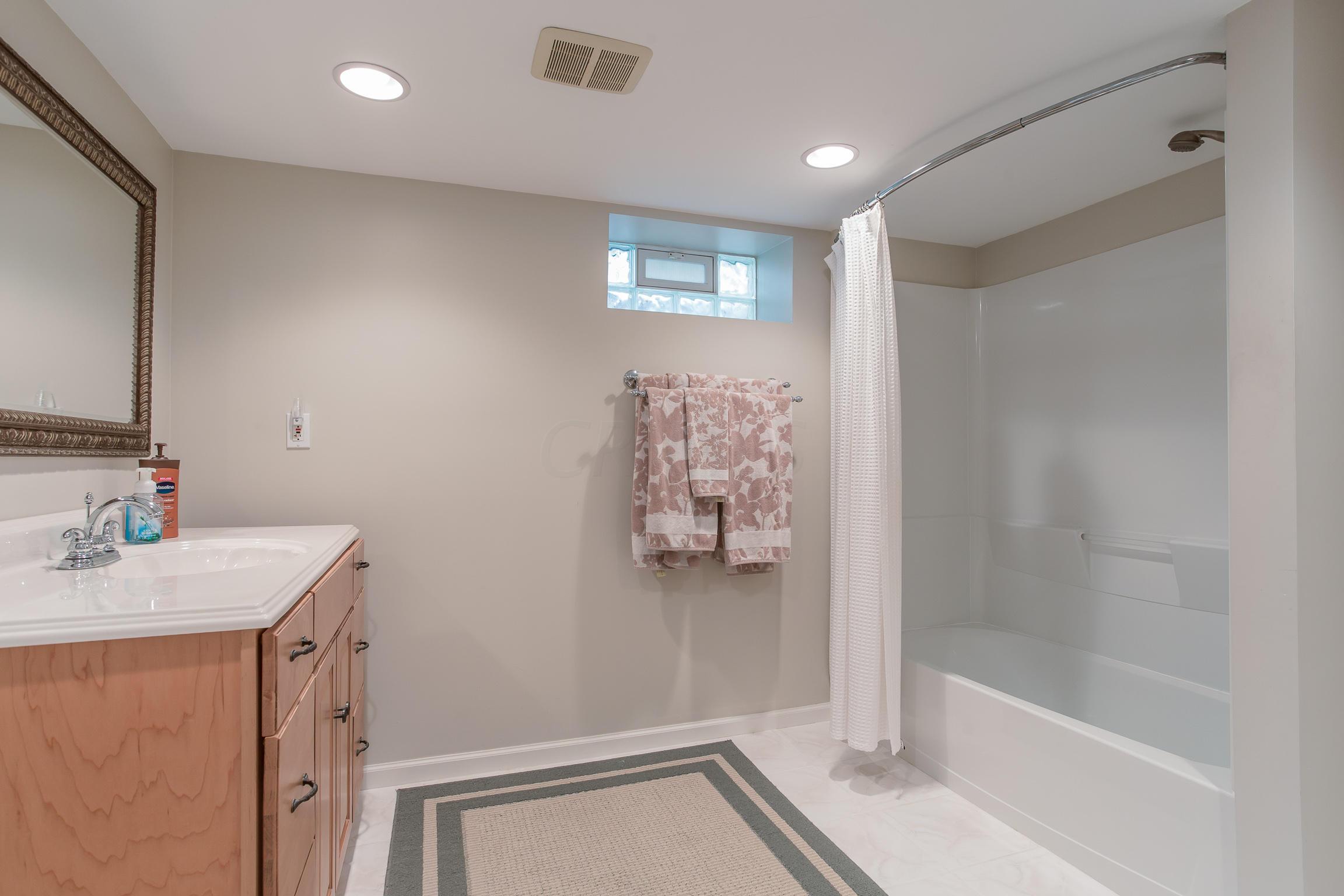 3577 Redding Road Columbus, OH 43221 - Photo 19 of 23