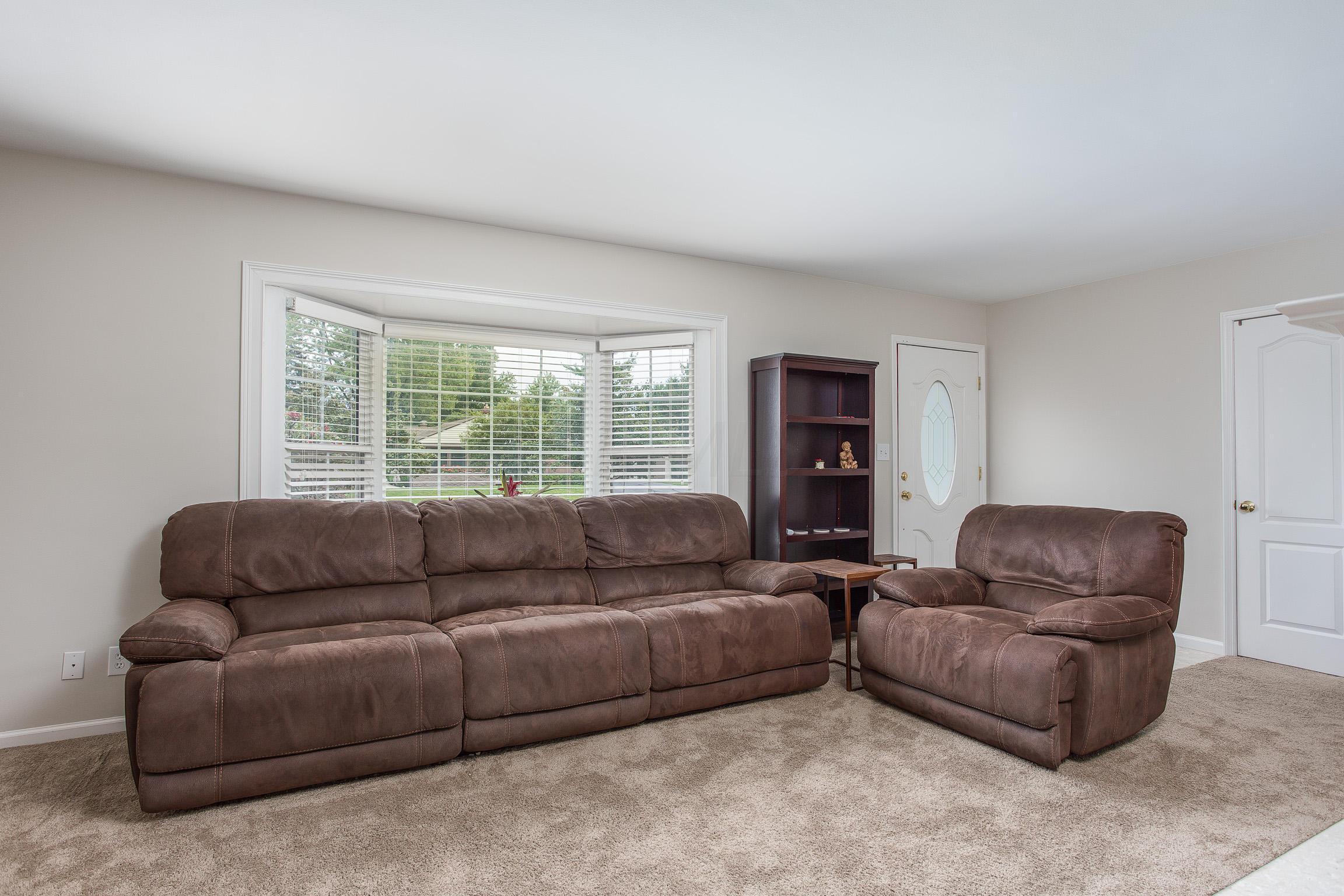 3577 Redding Road Columbus, OH 43221 - Photo 4 of 23
