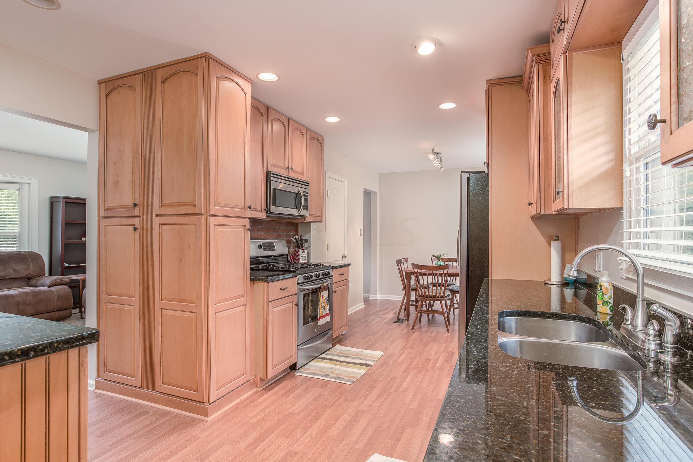 3577 Redding Road Columbus, OH 43221 - Photo 7 of 23
