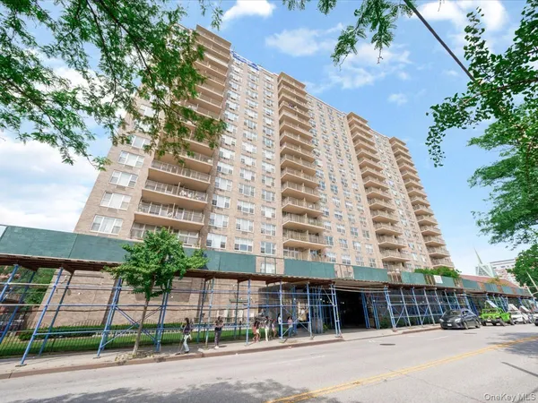 $628,000 | 41-40 Union Street, Unit 8V | Downtown Flushing