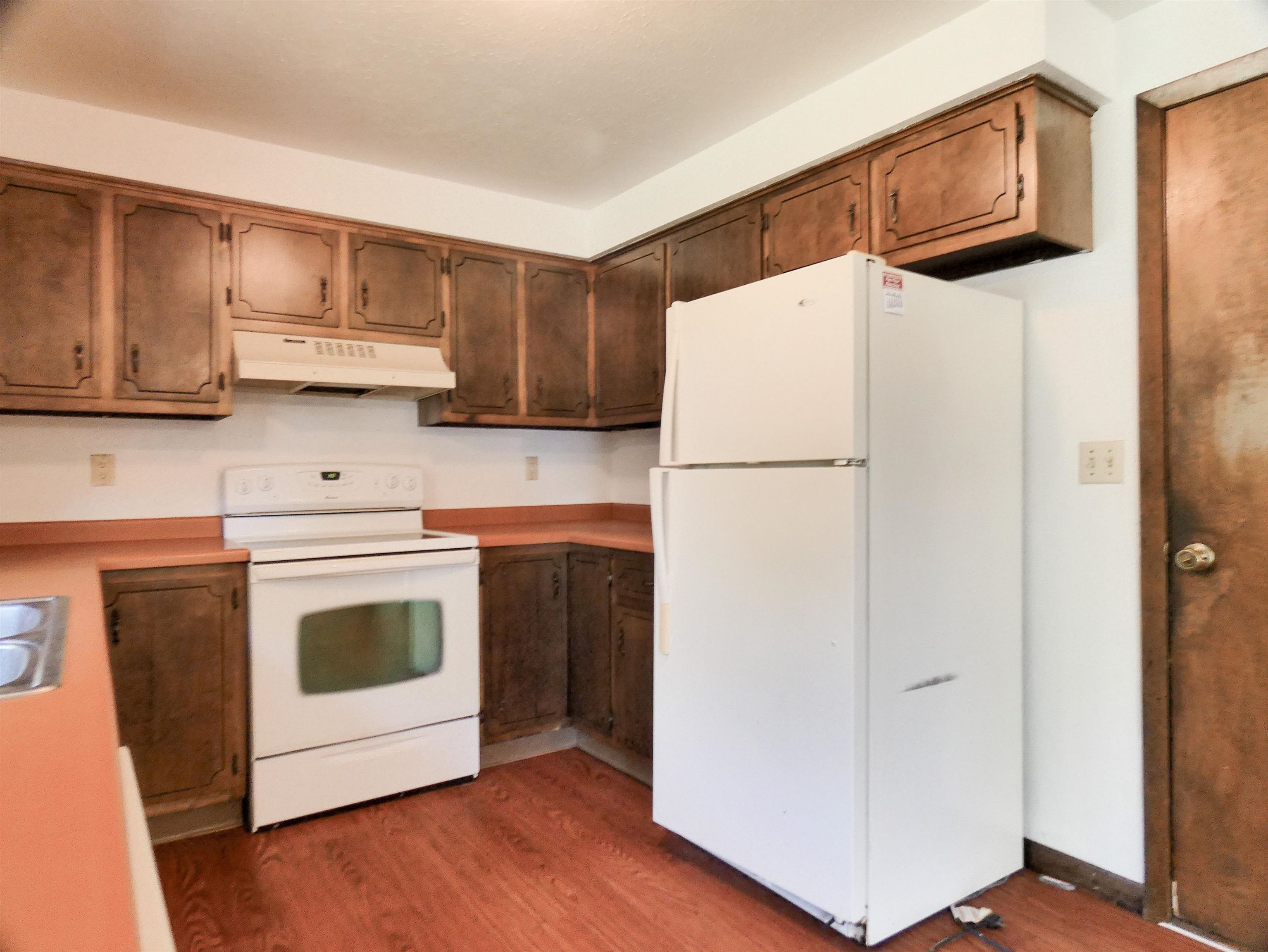 465 South Good Hope Road De Pere, WI 54115 - Photo 7 of 36