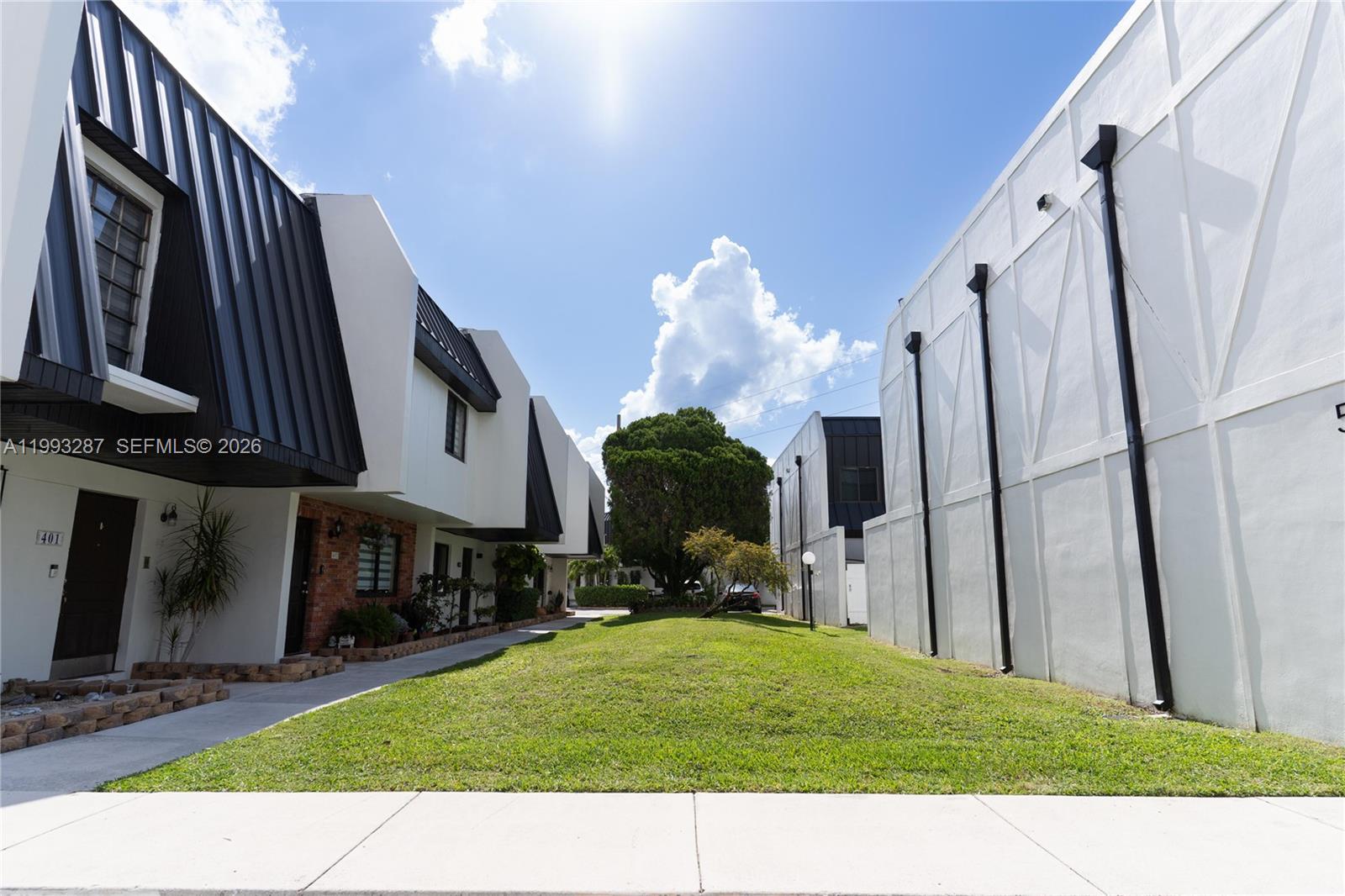 5555 Ludlam Road, Unit 46 South Miami, FL 33155 - Photo 27 of 28