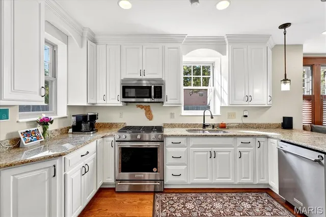 $670,000 | 7498 Teasdale Avenue, University City, MO 63130