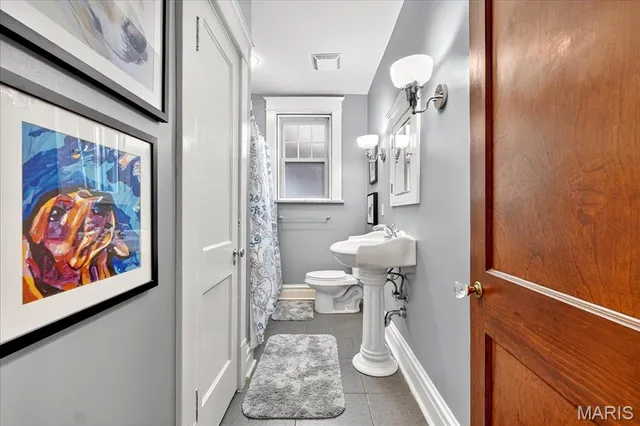 $670,000 | 7498 Teasdale Avenue, University City, MO 63130