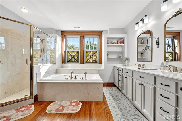 $670,000 | 7498 Teasdale Avenue, University City, MO 63130