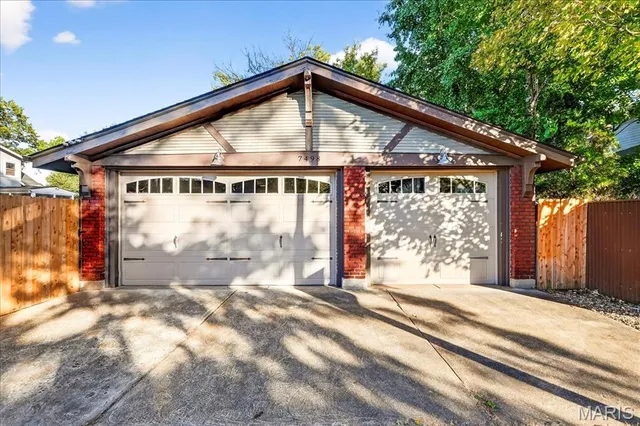 $670,000 | 7498 Teasdale Avenue, University City, MO 63130