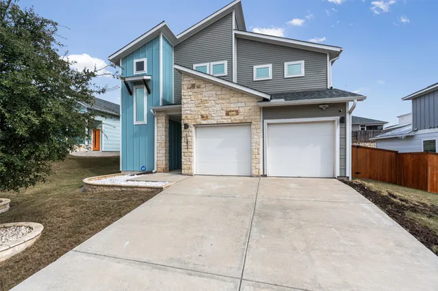 $2,250 | 11217 Charger Way, Manor, TX 78653