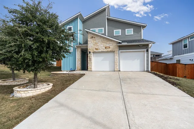 $2,250 | 11217 Charger Way, Manor, TX 78653