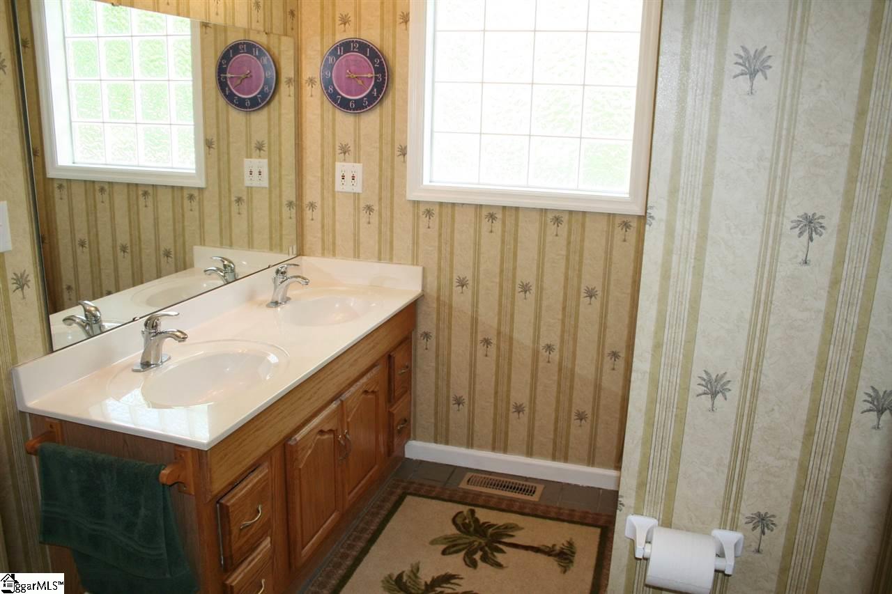 171 West Tyger Bridge Road Taylors, SC 29687 - Photo 8 of 31 Gallery Image 8