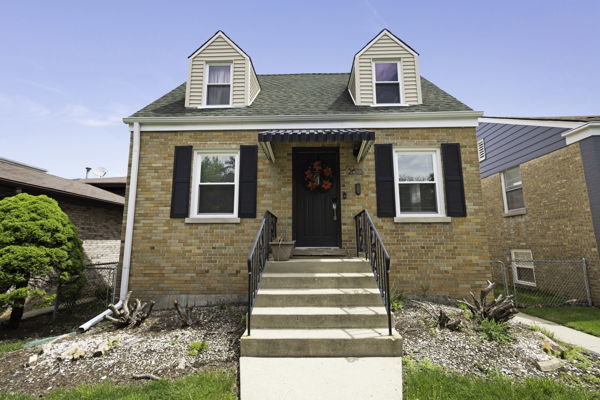 2623 North Rhodes Avenue River Grove, IL 60171 - Photo 1 of 17 a front view of a house