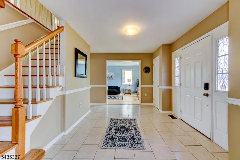 808 Columbus Avenue Raritan, NJ 08869 - Photo 4 of 47